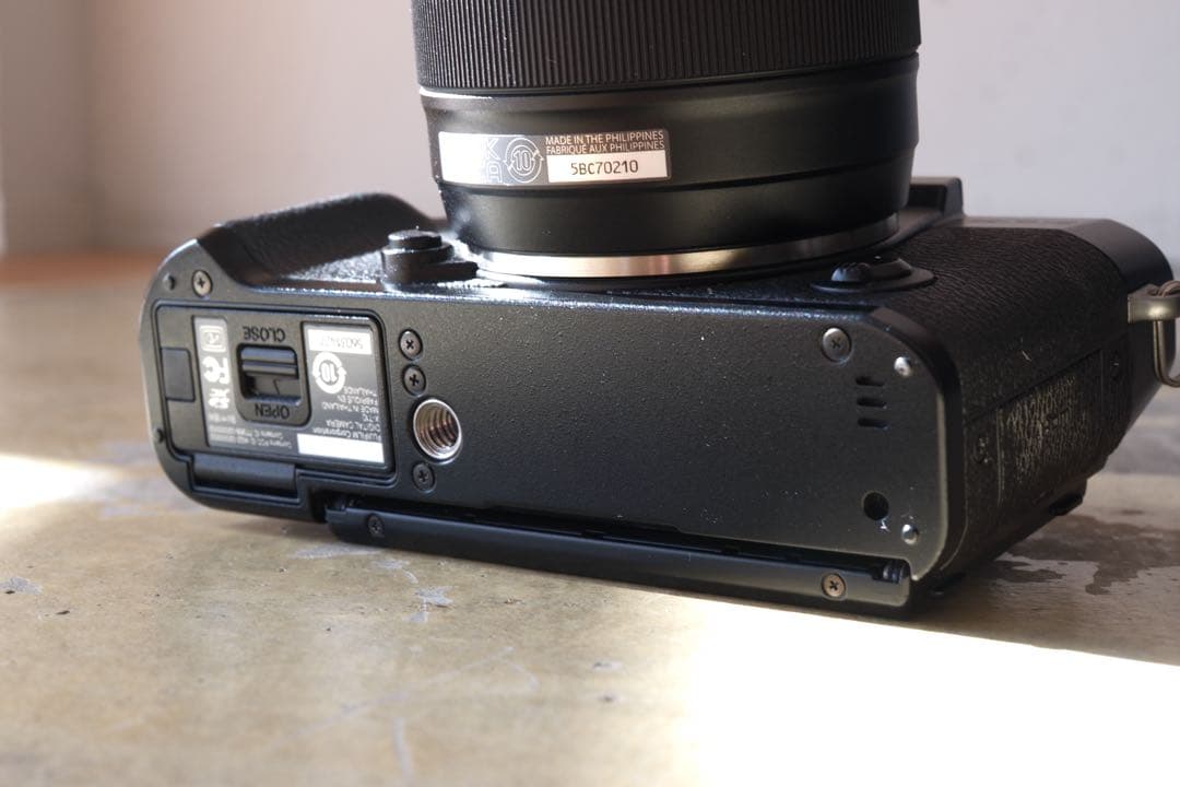 FUJIFILM X-T10 ミラーレス一眼 本体のみ　充電器追加しました