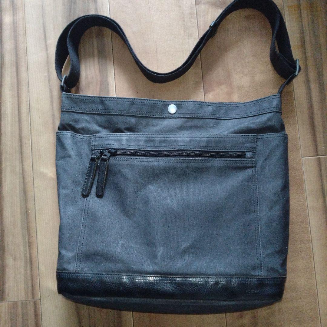 ポーター　フィールド　黒のキャンバスショルダーバッグ