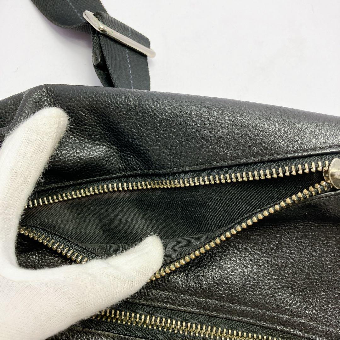 3427○ COACH ブラック レザー ボディバッグ