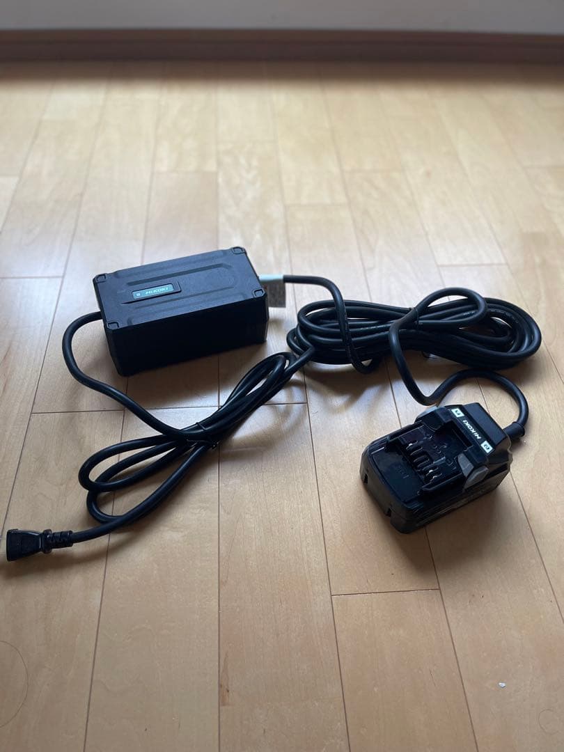 お盆特別値下げ日立AC/DCアダプター36