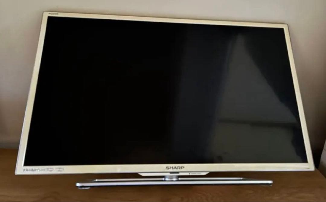 SHARP AQUOS LC-32F5 32インチテレビ　ホワイト