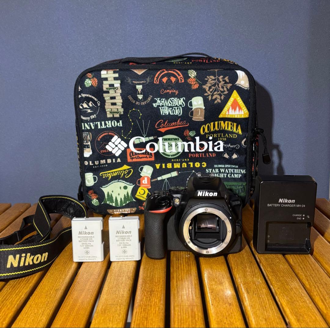 おまけ付き　Nikon d5600 デジタル一眼レフカメラ 本体　ボディ