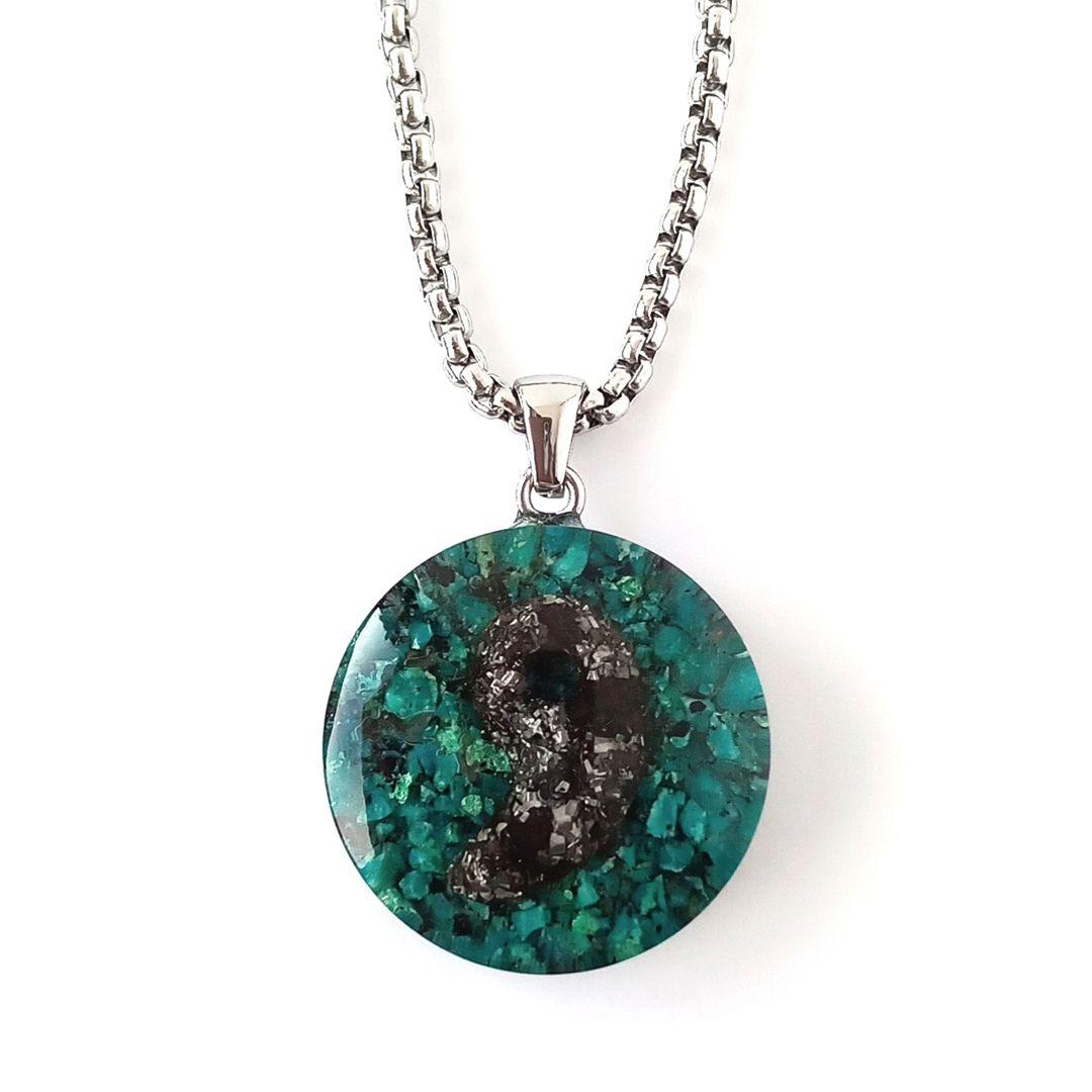 オルゴナイト｜強力パワー！！鉄質隕石×エリートシュンガイトの勾玉×クリソコラ