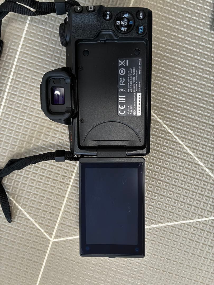 CanonEOS Kiss M ミラーレス一眼 ダブルズームレンズキット