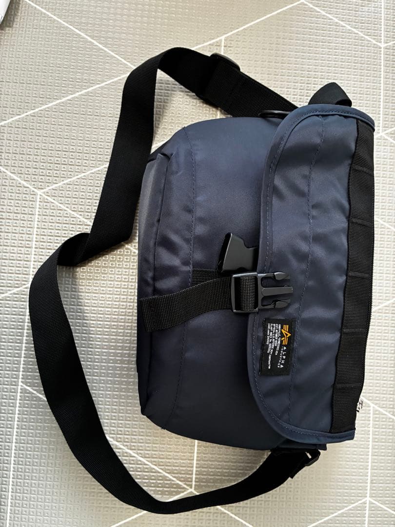 CanonEOS Kiss M ミラーレス一眼 ダブルズームレンズキット