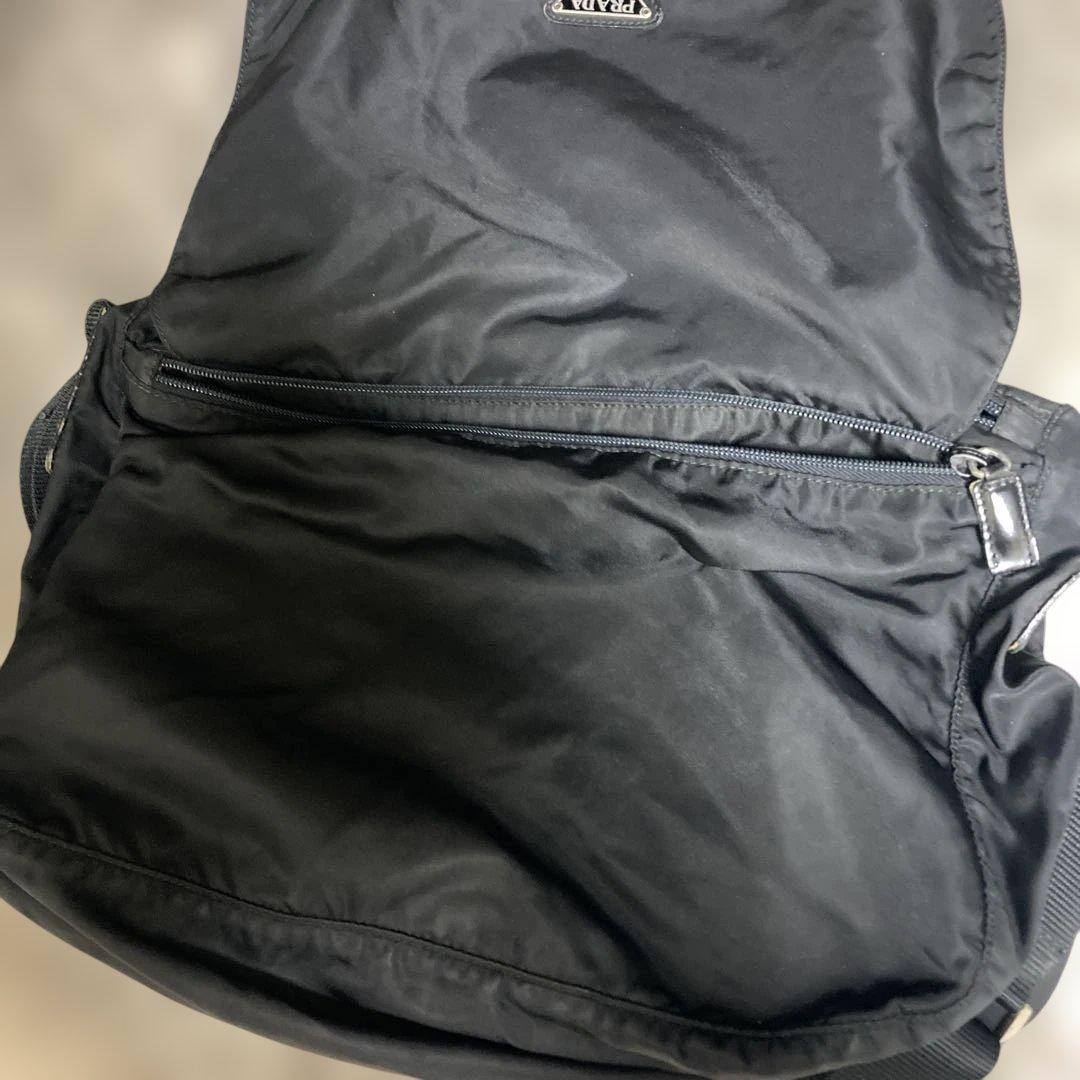 y*屋様 PRADA ブラック メッセンジャーバッグ