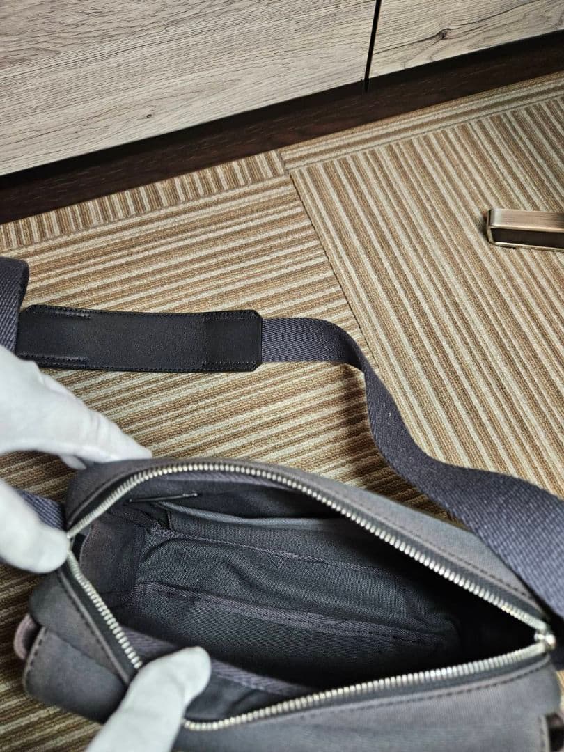 【LOEWE】アナグラム クロスボディ ミリタリーショルダーバッグユニセックス