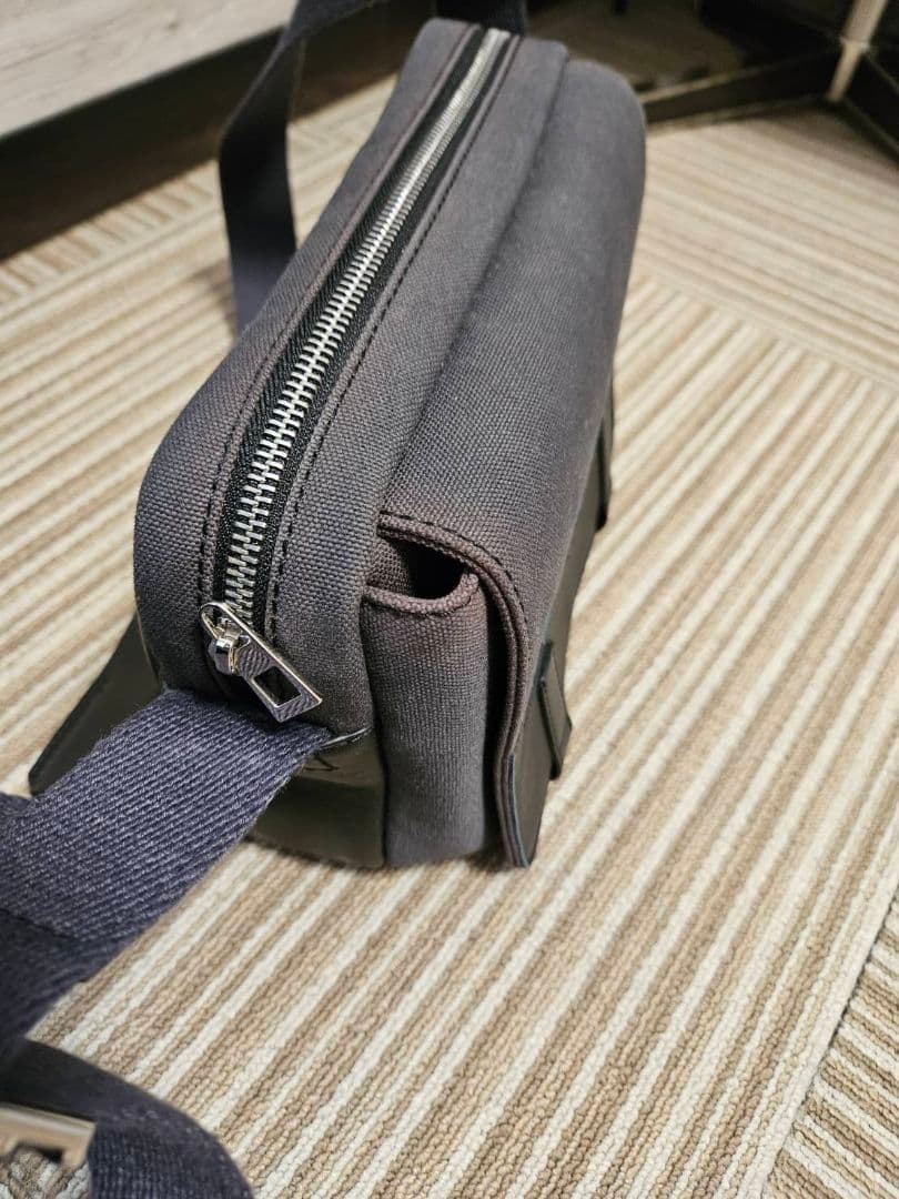 【LOEWE】アナグラム クロスボディ ミリタリーショルダーバッグユニセックス