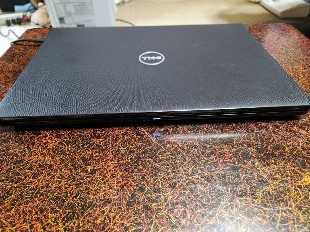 DELLノートパソコン　SSD 128GB　メモリ4GB　7世代　軽量