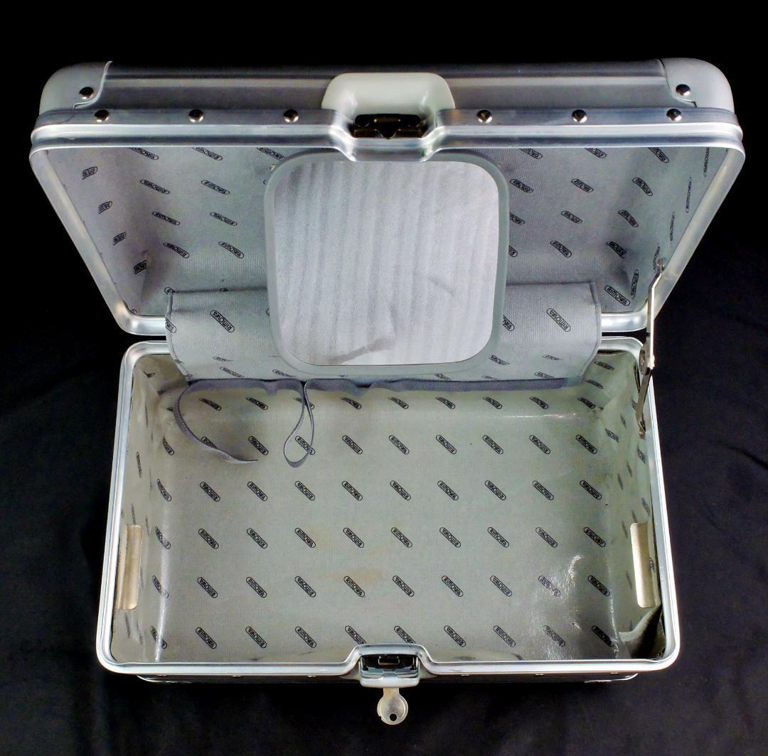 リモワ 946.38『OPAL』アルミ・ビューティケース 17L （美品）鍵付き