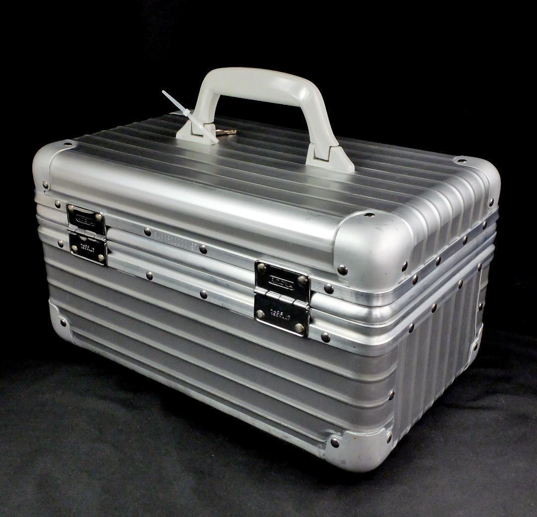 リモワ 946.38『OPAL』アルミ・ビューティケース 17L （美品）鍵付き