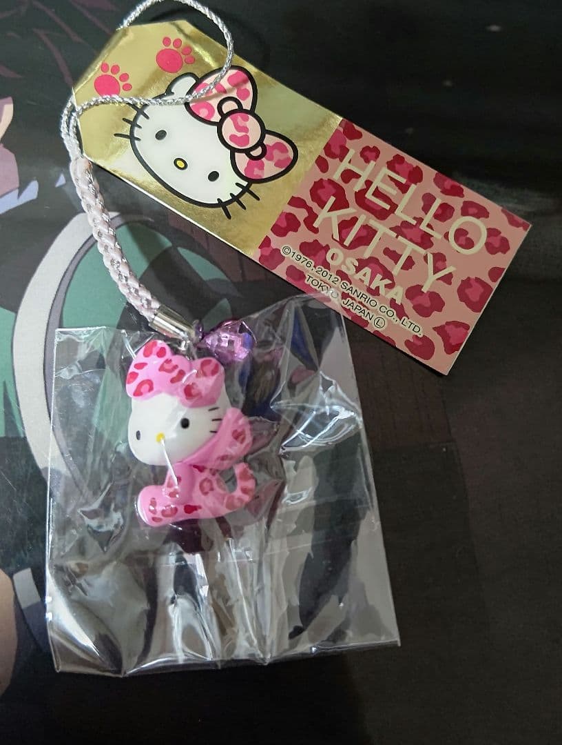 ハローキティ大阪　ピンクのヒョウ着ぐるみ　根付ストラップ　サンリオ　レトロ