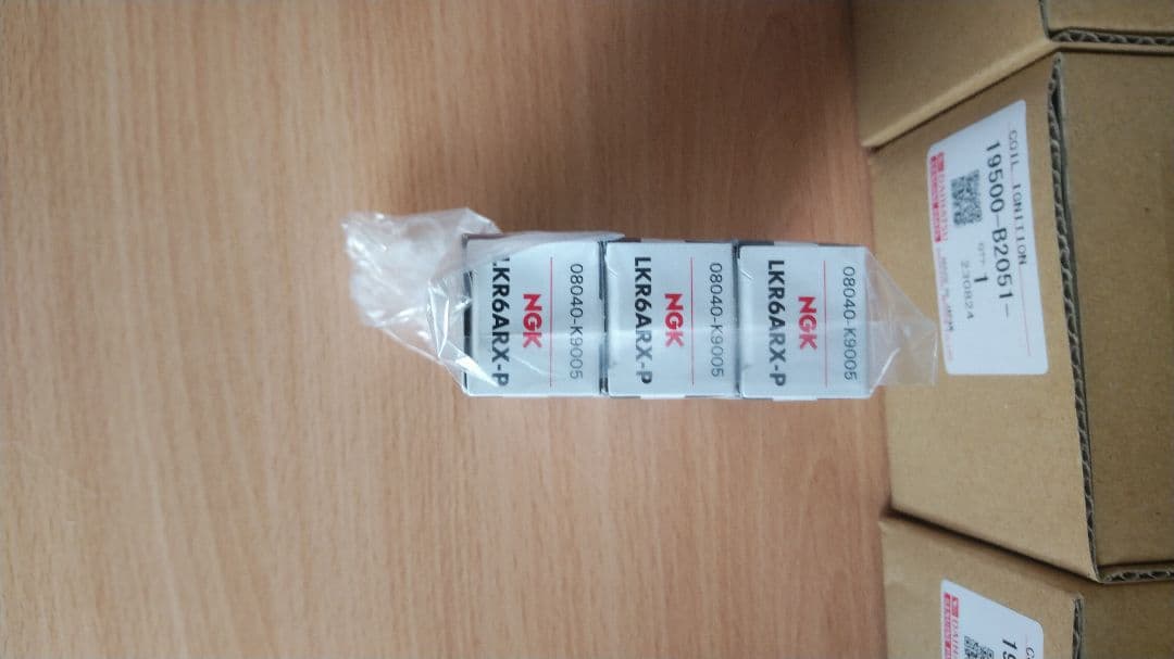 tysダイハツ純正、イグニッションコイル　プラグセット