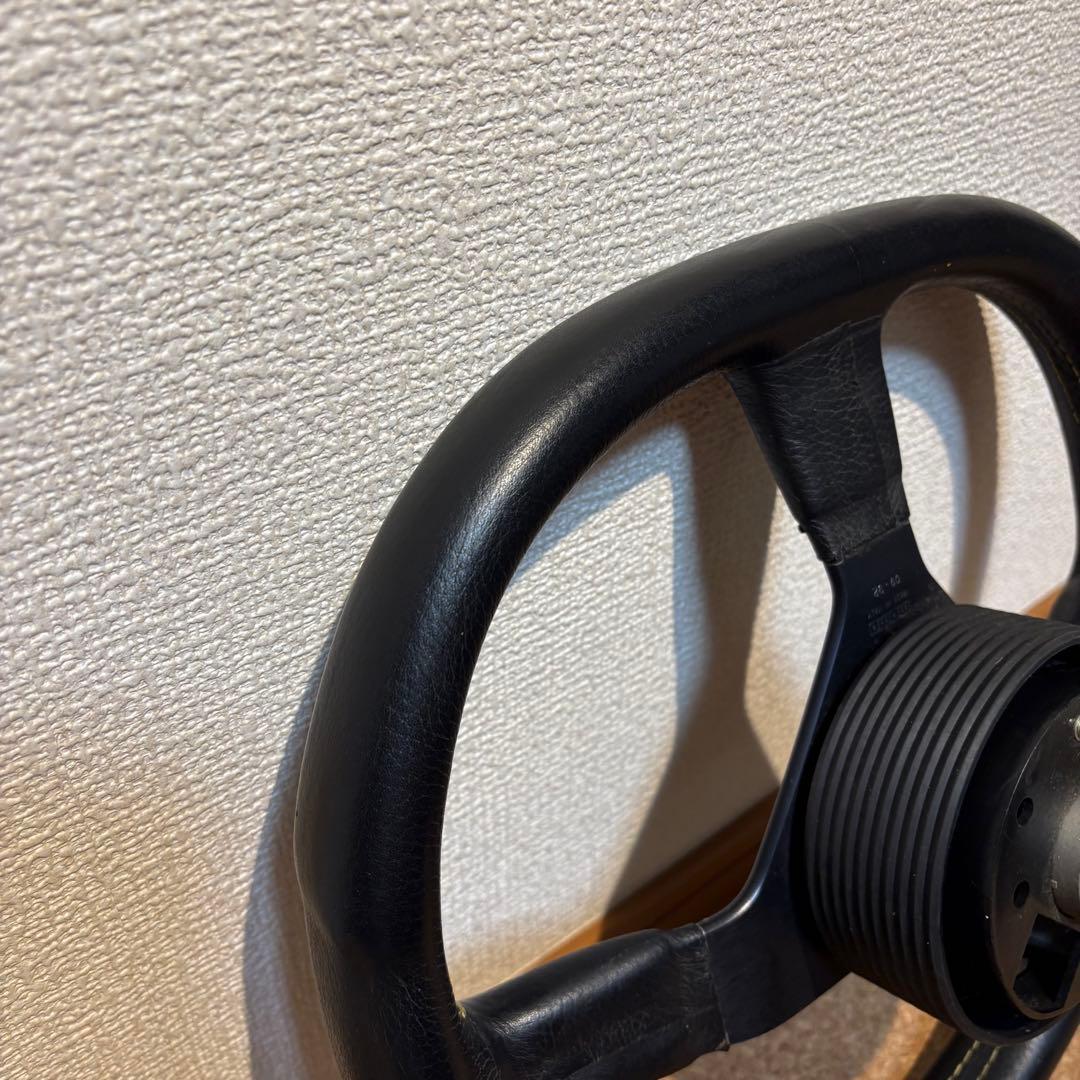 【希少！】MOMO ステアリング ヴェローチェレーシング D型 タイプ