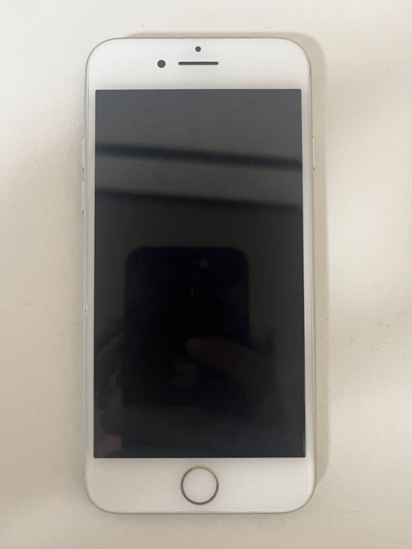 iPhone8 64ギガ　シルバー　本体