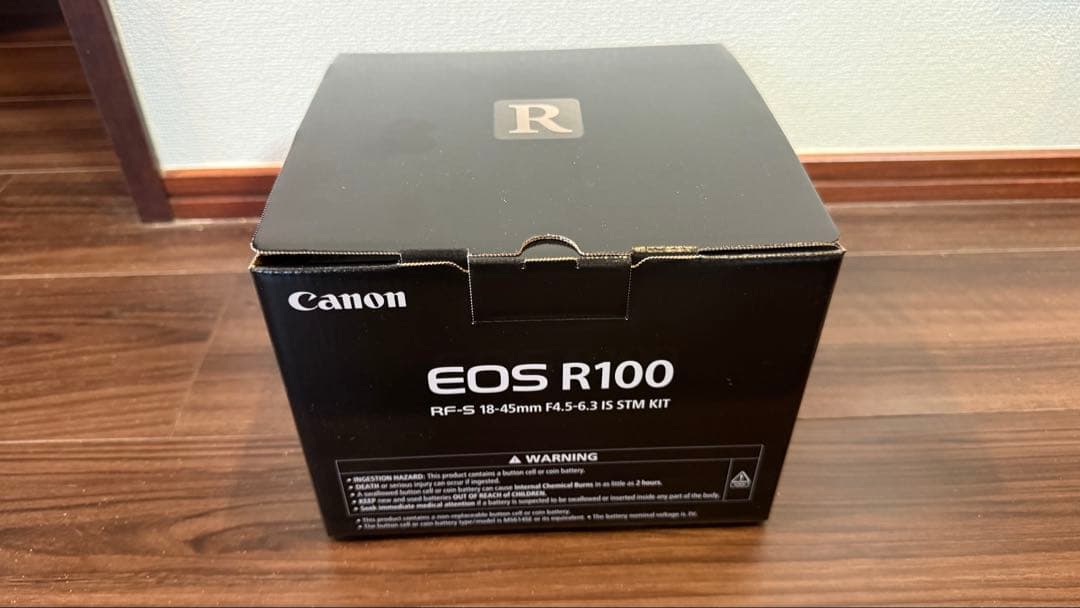 Canon EOS R100 RF-S 18-45mm キット