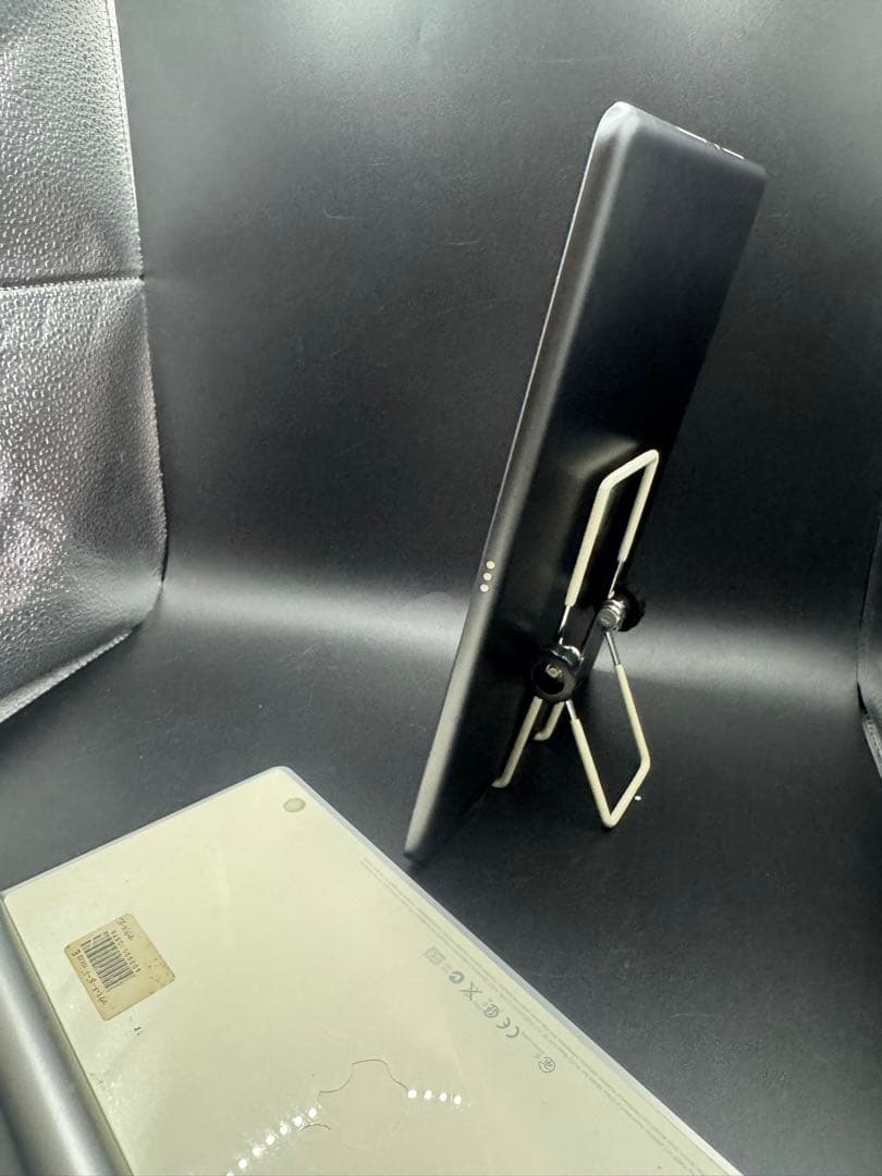 92%SIMフリーお絵かきipadOS26アップル純正マジックキーボードペンシル