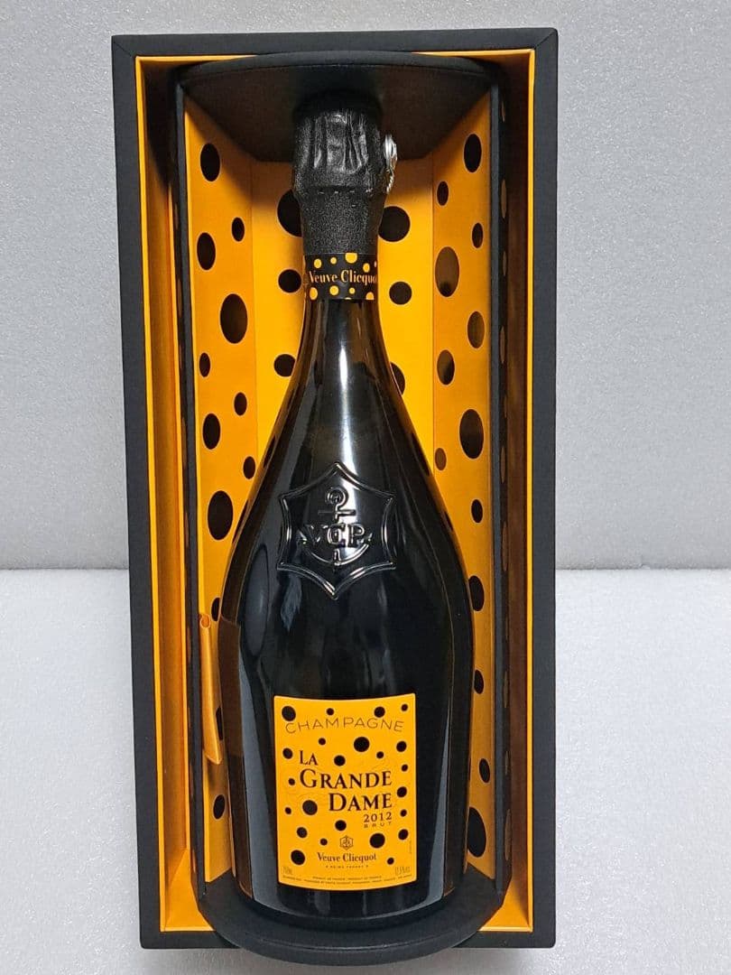 Veuve Clicquot La Grande Dame 2012　草間彌生