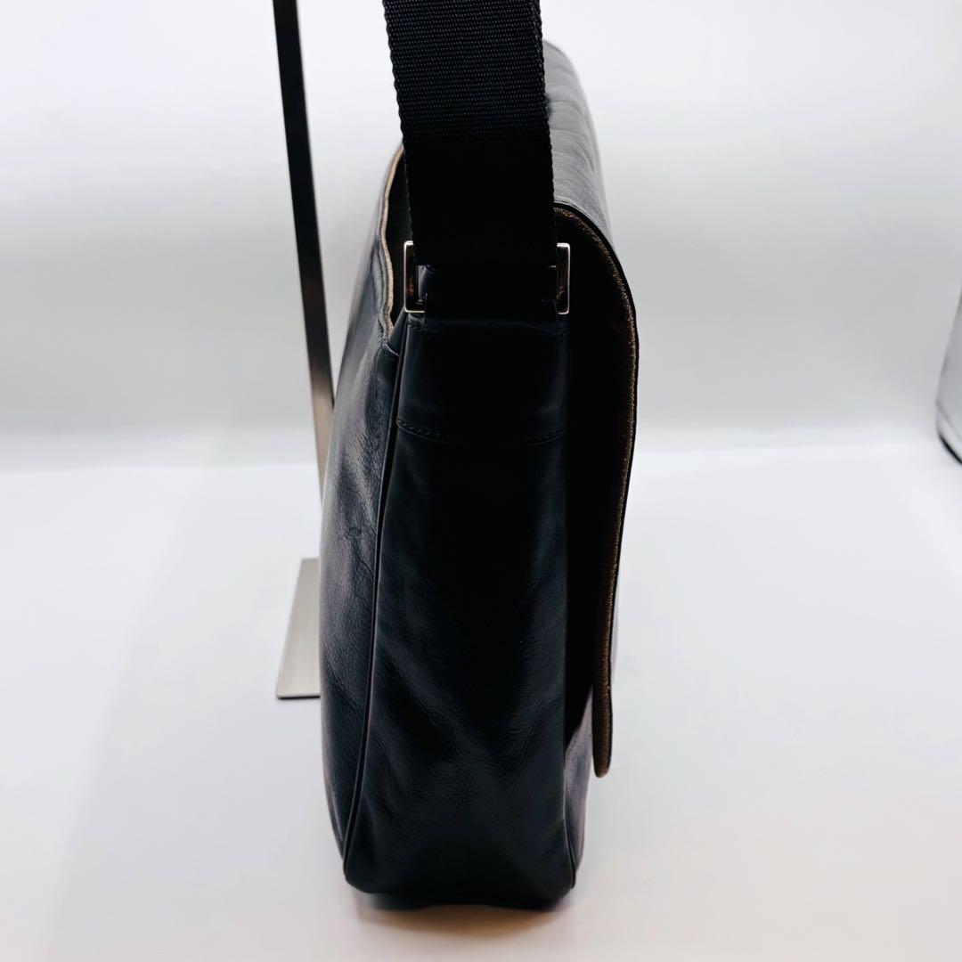 【美品】ココマイスター メッセンジャーバッグ ショルダーバッグ レザー A4 黒