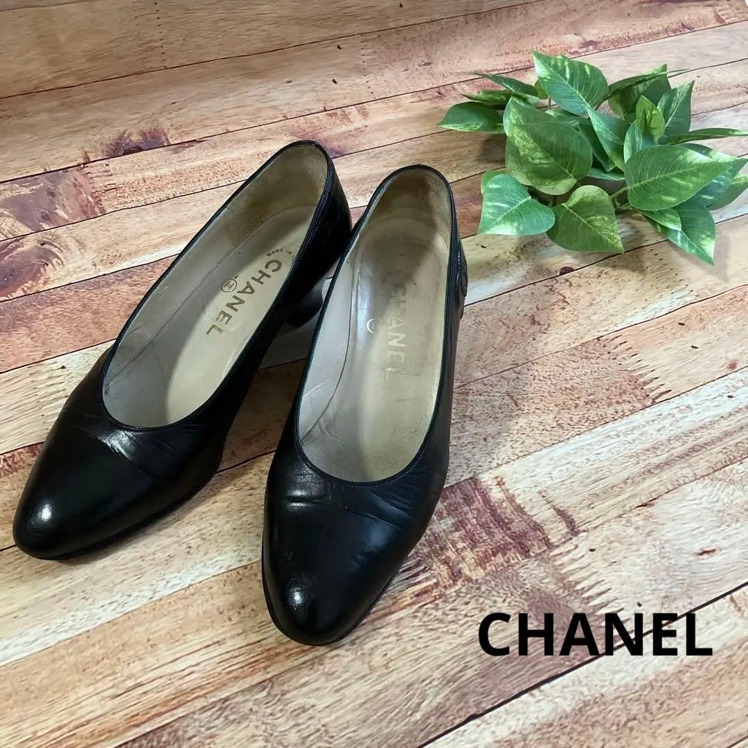 CHANEL ブラック パンプス 中ヒール安定　ビジネス　ココマーク刺繍入り
