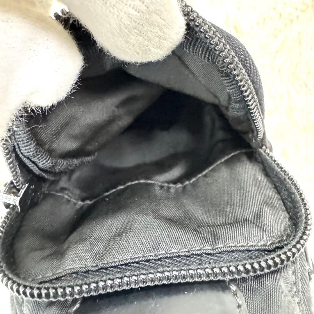 プラダ ショルダーバッグ y2k 00s archive三角ロゴ ナイロン 黒