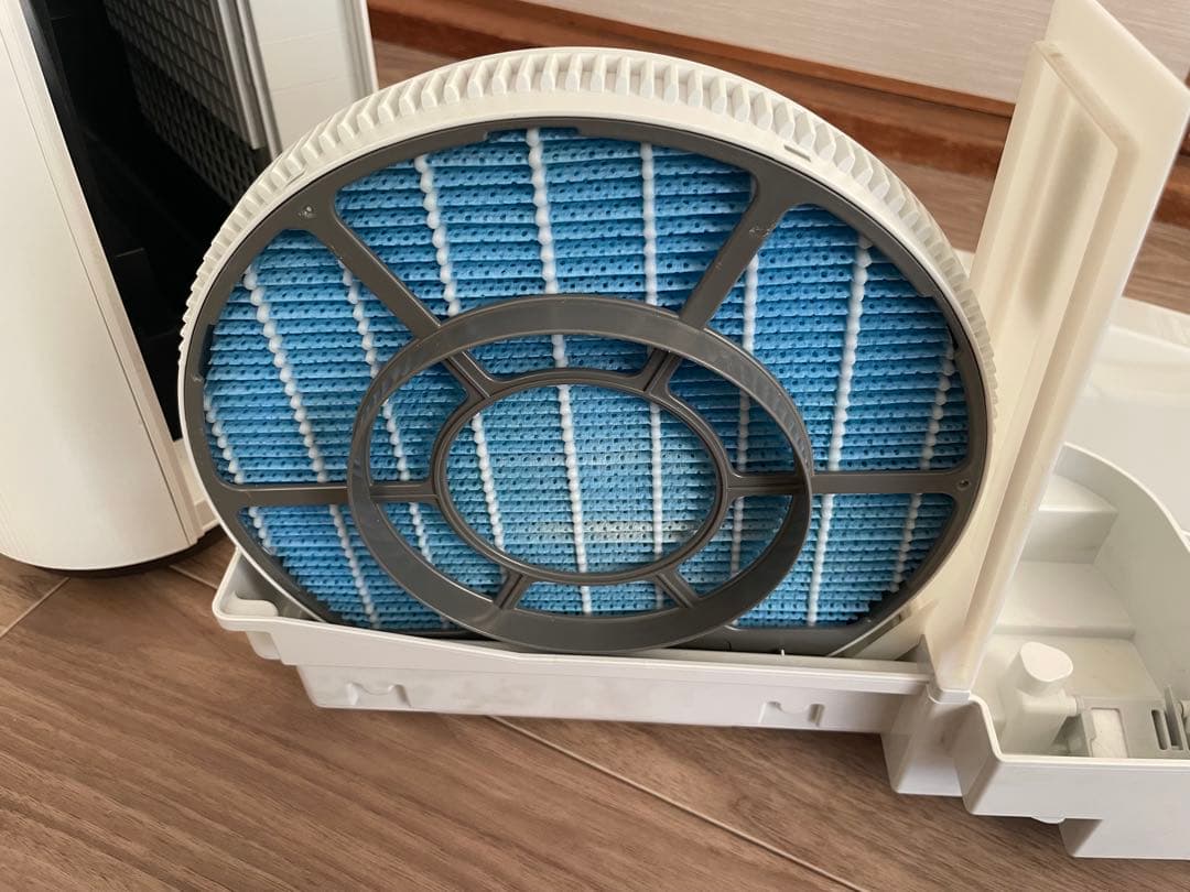 【美品】シャープ 加湿空気清浄機 KC-40TH7-W 2023年製