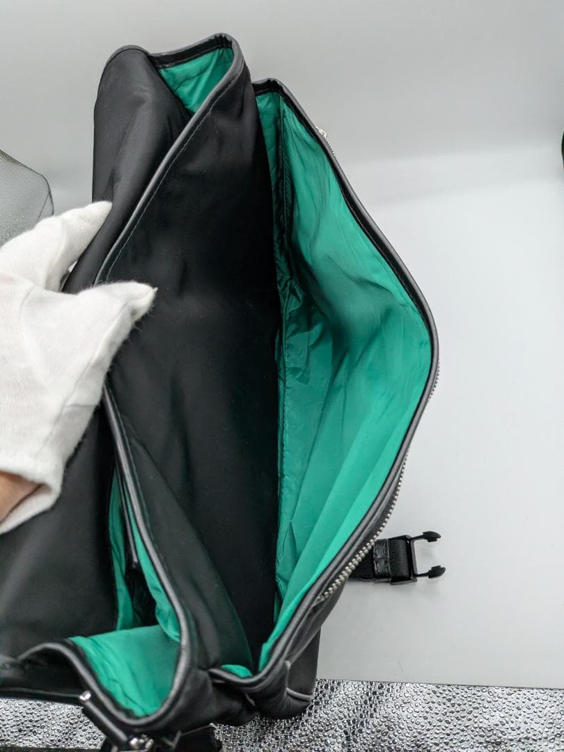 美品✨ ヴェルサーチ ショルダーバッグ ナイロン ブラック 0O2