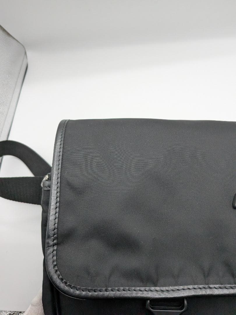 美品✨ ヴェルサーチ ショルダーバッグ ナイロン ブラック 0O2