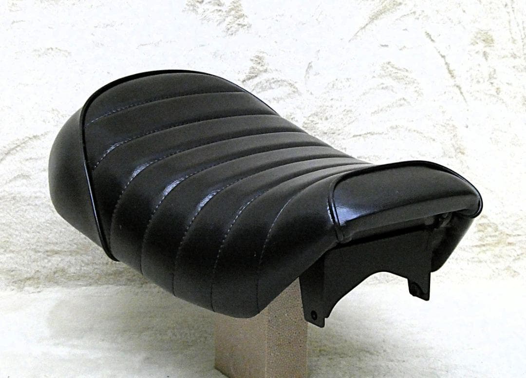 モンキー125 黒皮 タックロールシート /JB02 JB03 JB05