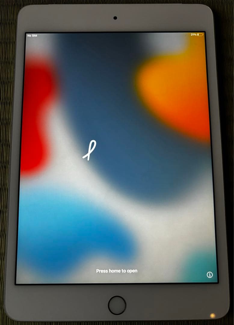 iPad mini 4 Cellular 128GB SIMフリー シルバー