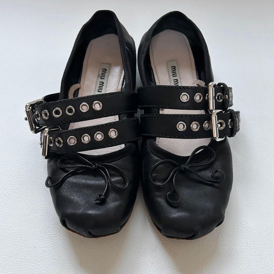 miumiu レザー バレリーナ ベルト バレエシューズ ブラック