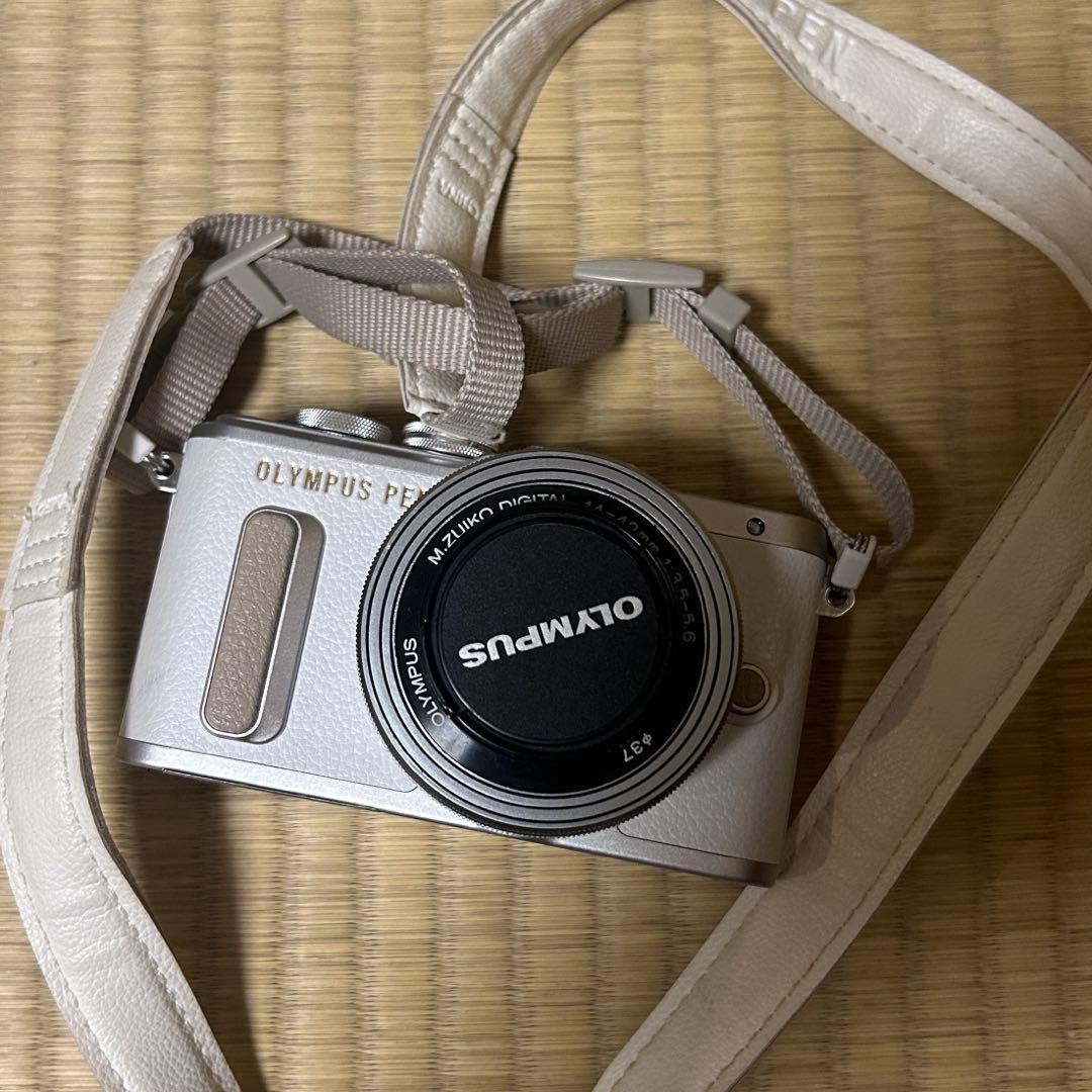 OLYMPUS ミラーレス一眼　E-PL8 レンズキット　ホワイト