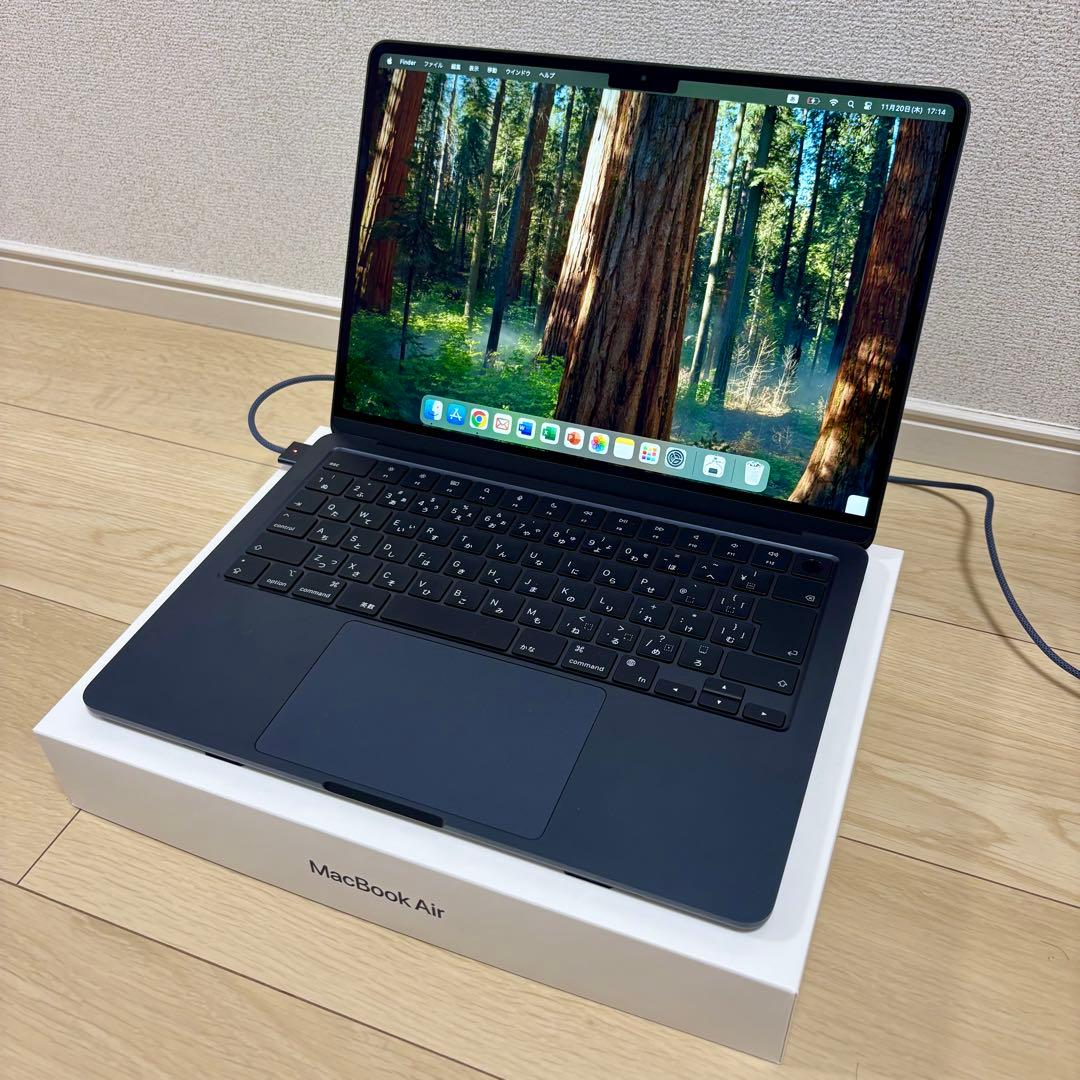 【ほぼ新品】M2 Macbook Air 256GB 8GB【長期保証残りアリ】
