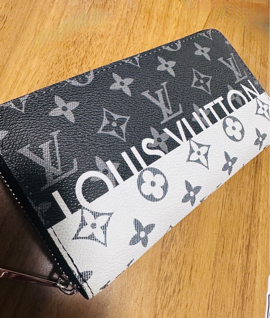 LOUIS VUITTON 白黒モノグラム 長財布 メンレディース兼用 激レア✨