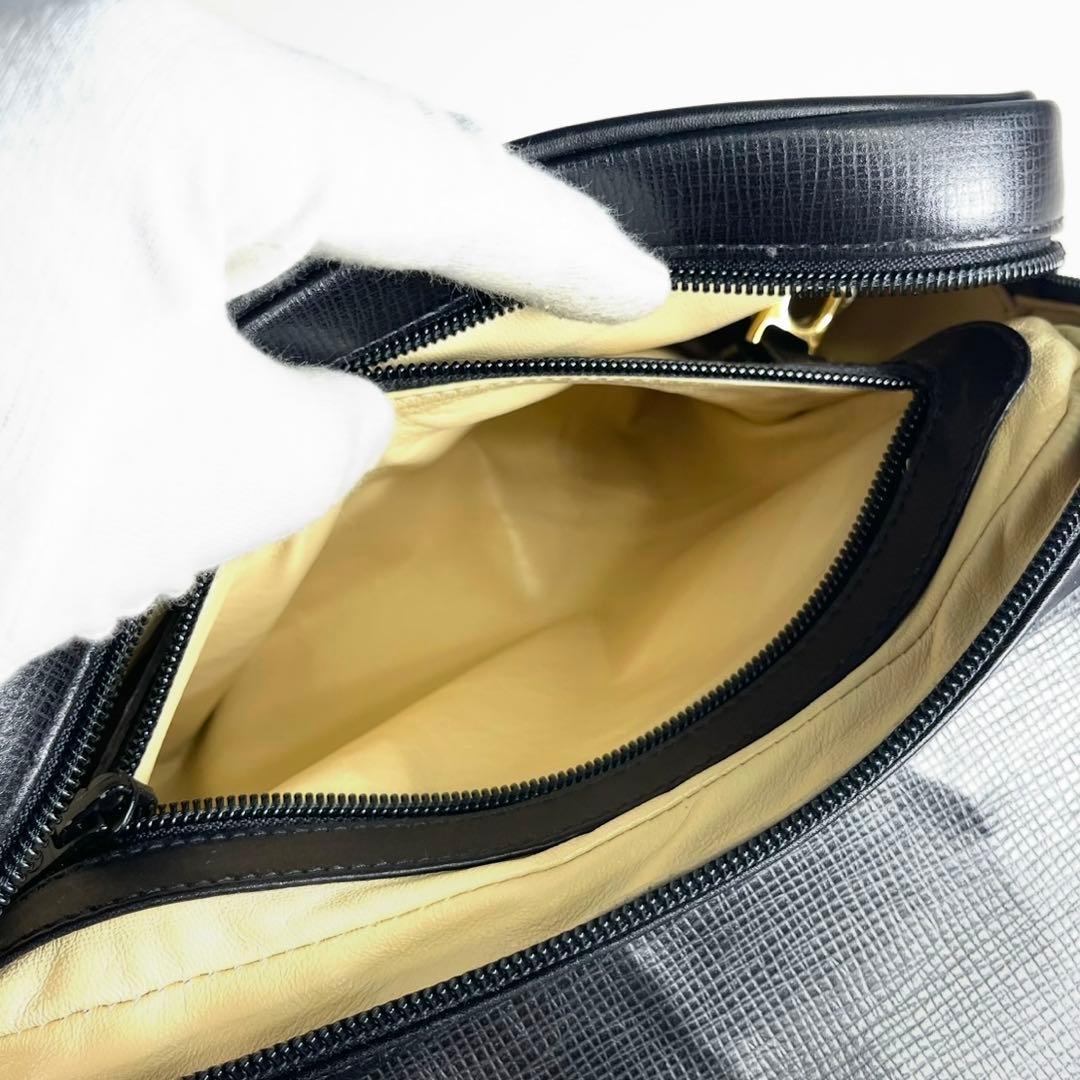 HUNTING WORLD ショルダーバッグ メッセンジャーバッグ a819