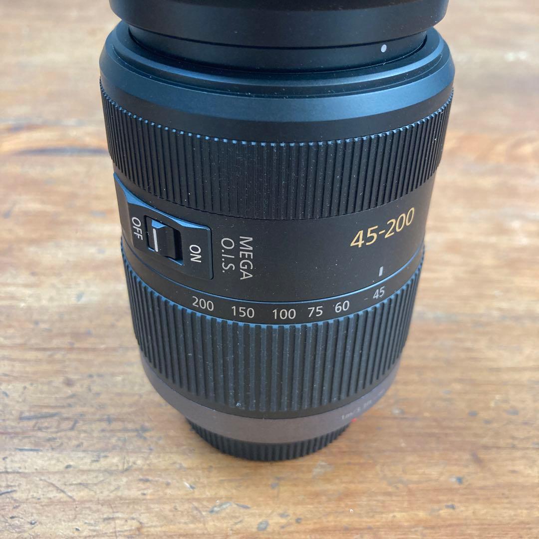 Lumix 45-200mm MEGA O.I.S. ズームレンズ