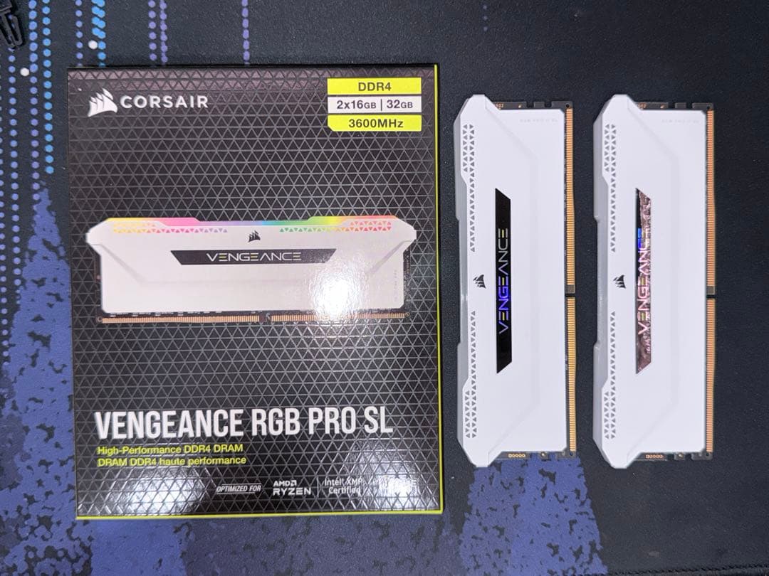 Corsair DDR4 3600 32GB (16GBx2) ホワイト