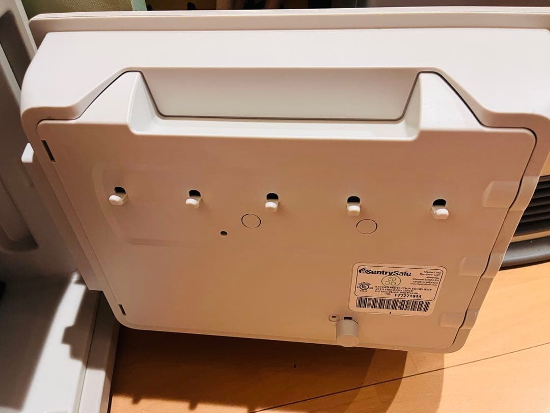 SentrySafe ビッグボルトシリーズ 耐火金庫　キャッシュボクス