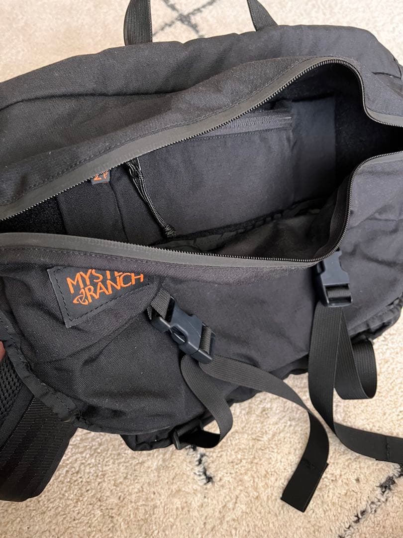 ミステリーランチ　インベーダー　メッセンジャーバッグ　ショルダーバッグ　廃盤