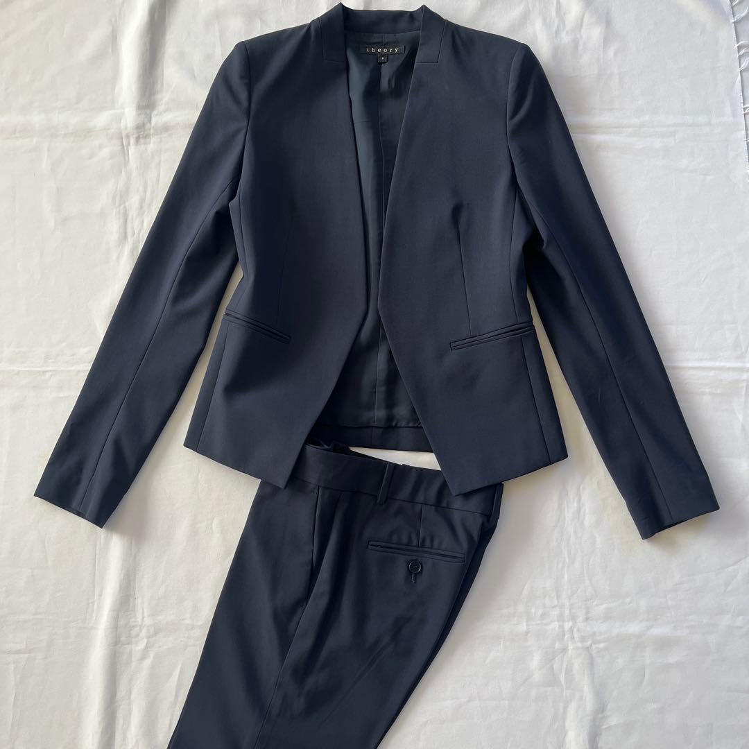 theory セオリー　ネイビーノーカラー パンツスーツ　サイズ0