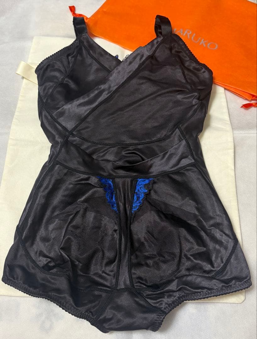 新品 マルコ カーヴィシャス ボディスーツ 黒 C80 補正下着