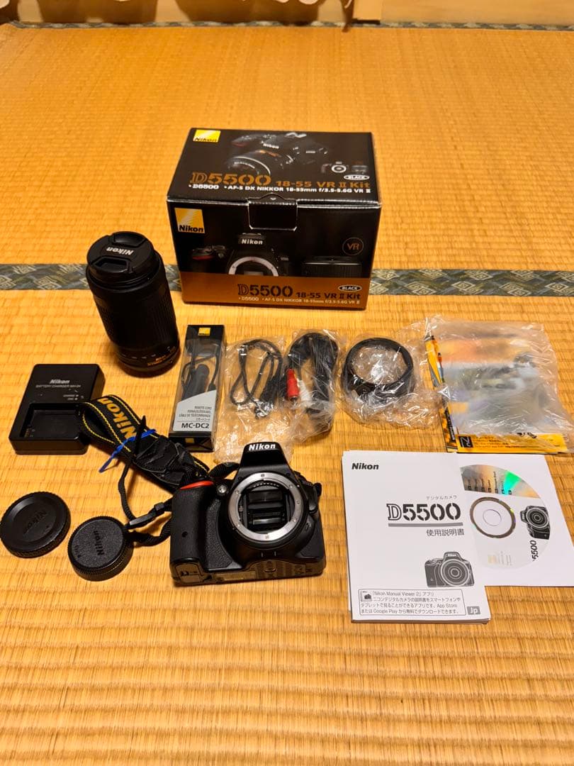 Nikon D5500 本体　D5600対応70-300mm望遠レンズ