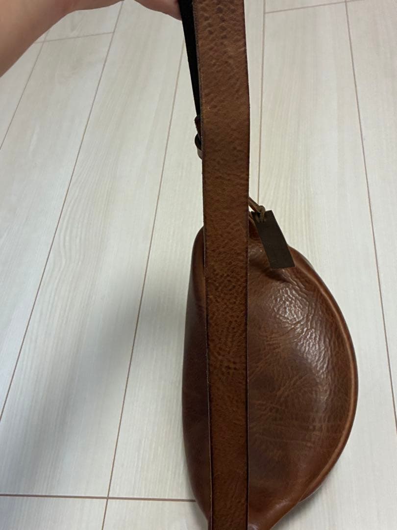 analogic ブラウンカーキ　レザーボディバッグ