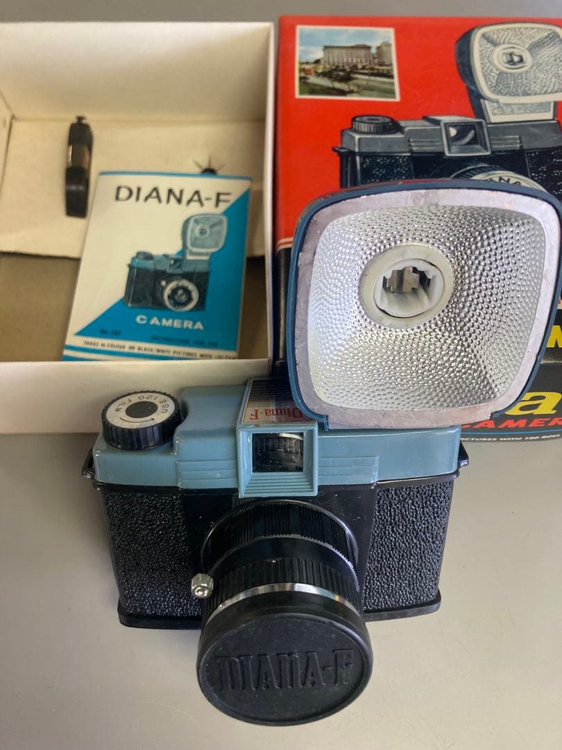 Diana-F フラッシュカメラ