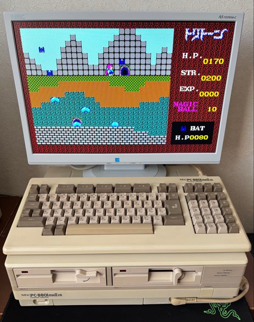 PC-8801mkIISR 本体とキーボード 動作品