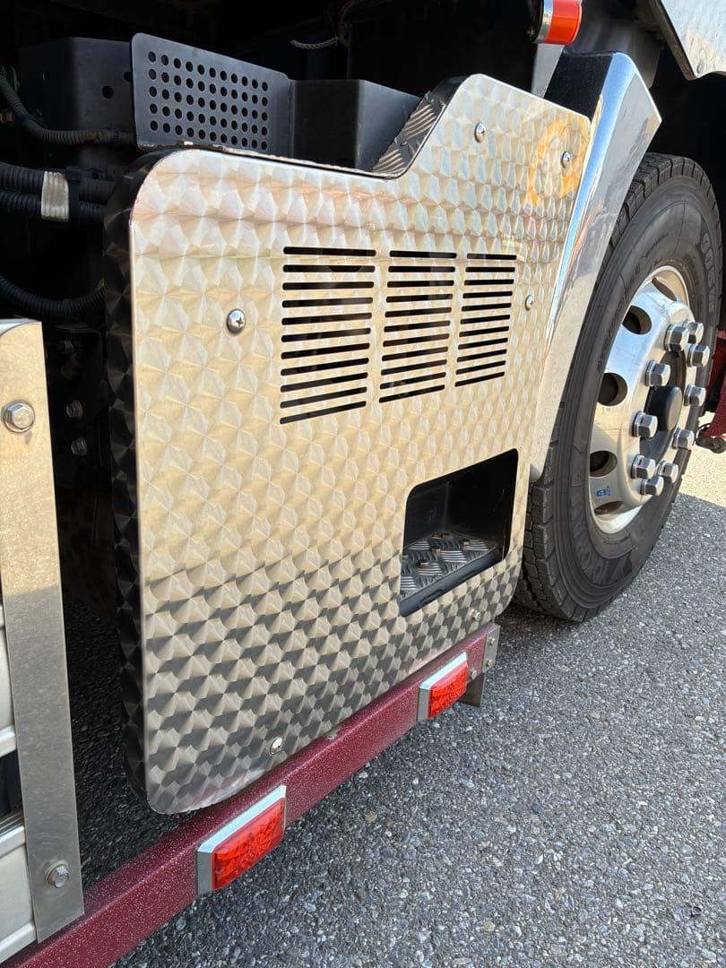 popo cocoさん専用 HINO トラクター用 マフラーカバー