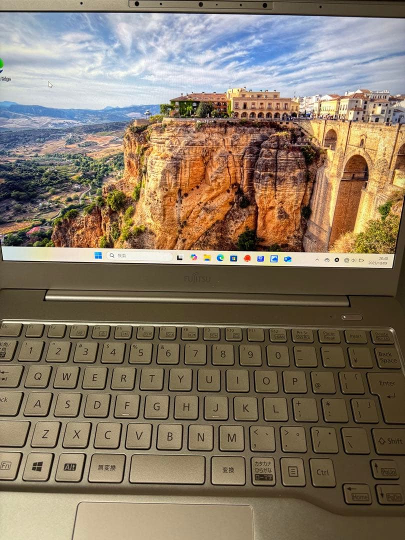 美品！富士通 ノートパソコン 2023年