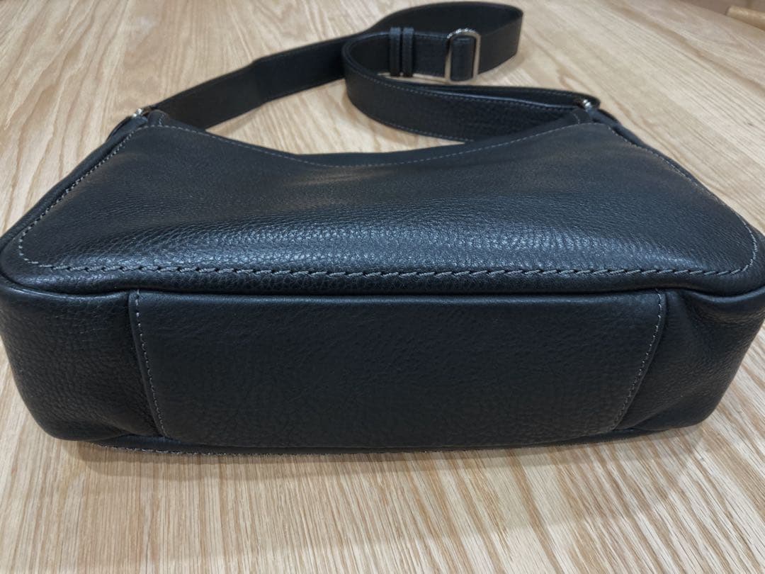 土屋鞄 TSUCHIYA KABAN トーンオイルヌメ ショルダー バッグ 黒