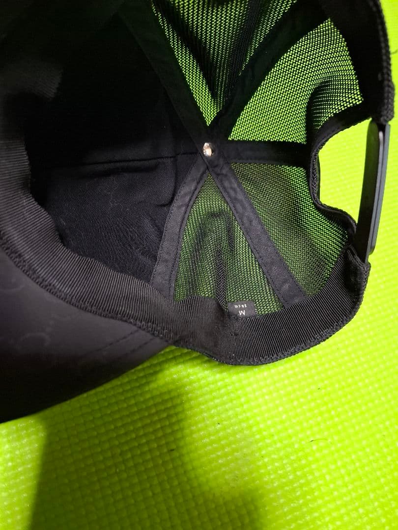 GUCCI ブラック メッシュ ベースボールキャップ　Mサイズ