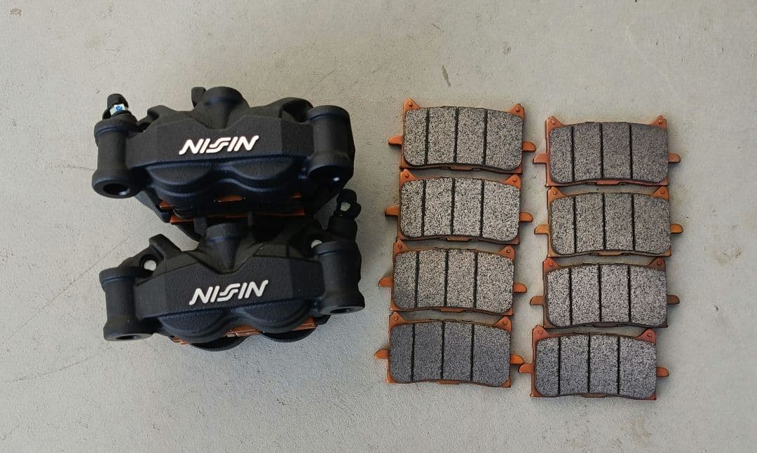 ホンダCBR650フロントブレーキキャリパーとパッドセット